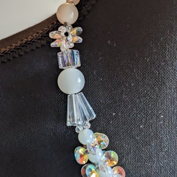 vintage Aurora Borealis rhinestone and crystal bead necklace other signs of use. - Picture 9 of 10